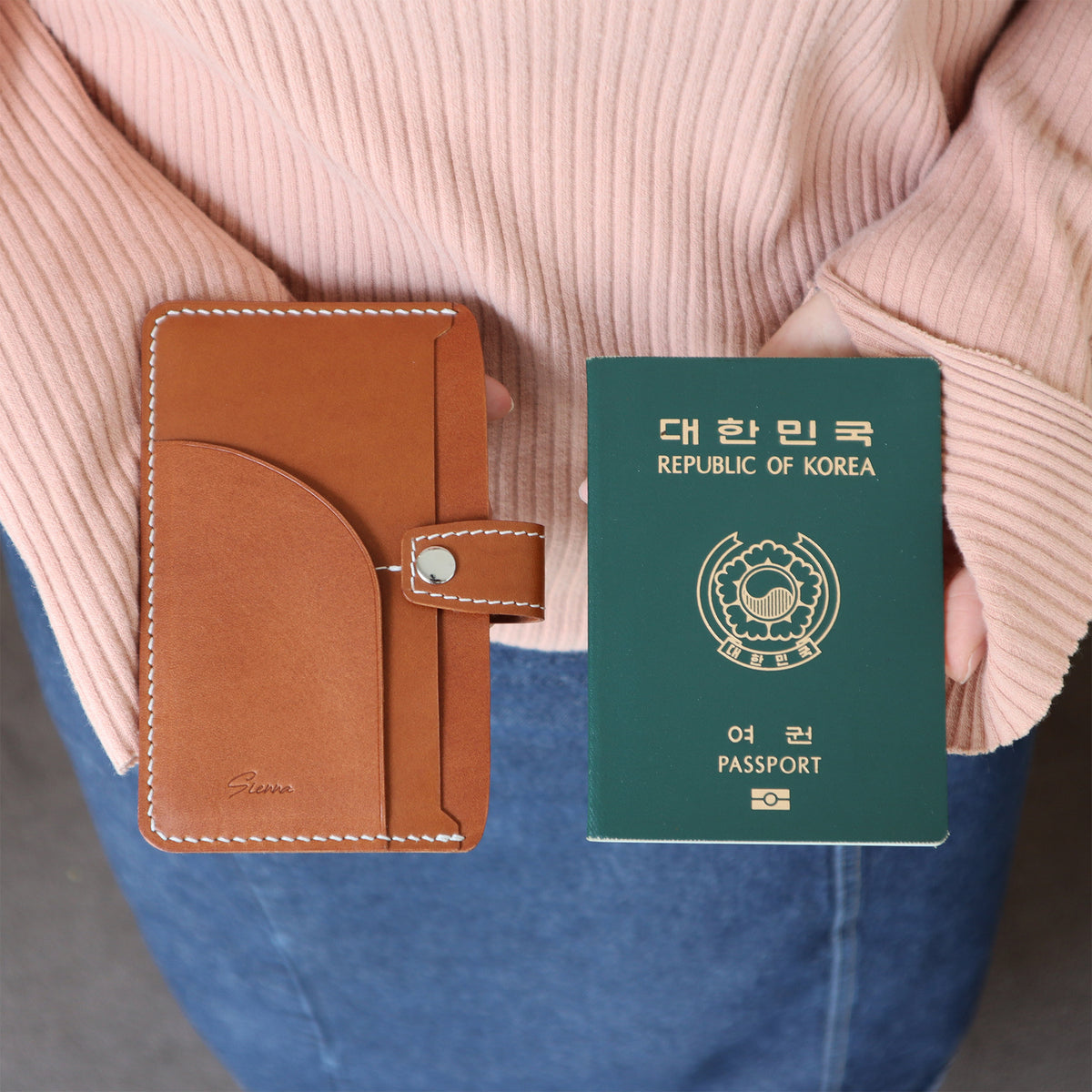 Passport Wallet — Sienna